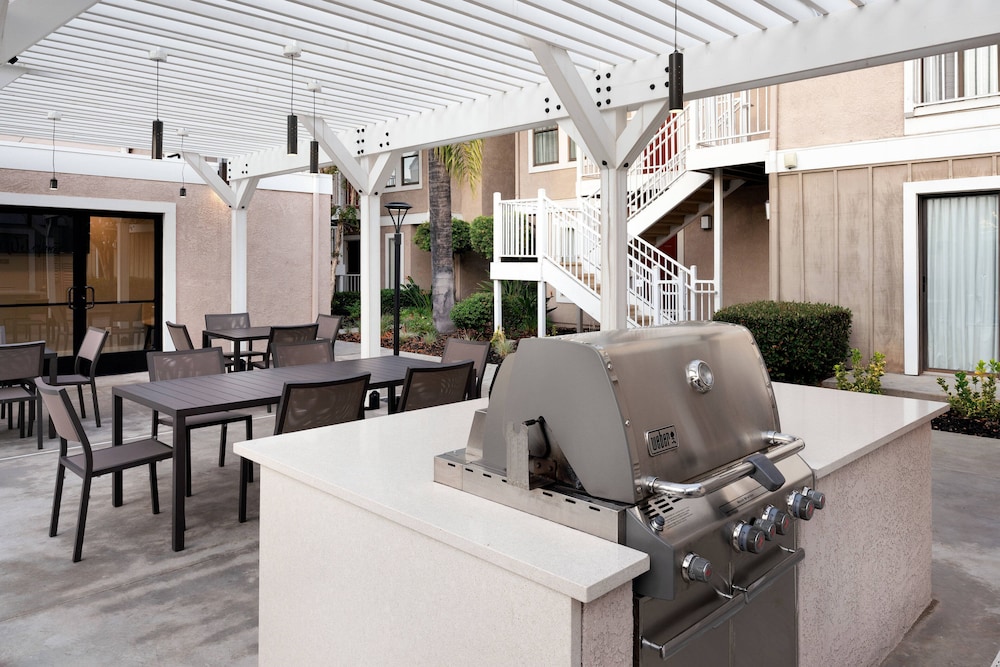 Residence Inn Anaheim Placentia Fullerton 39/50