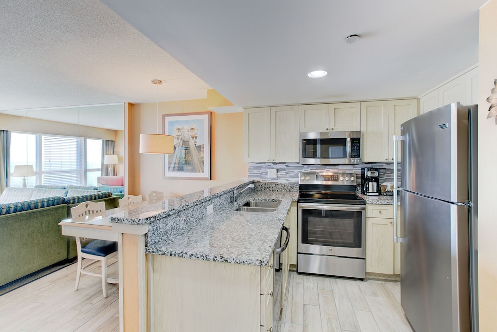 Boardwalk Resort And Villas 53/57