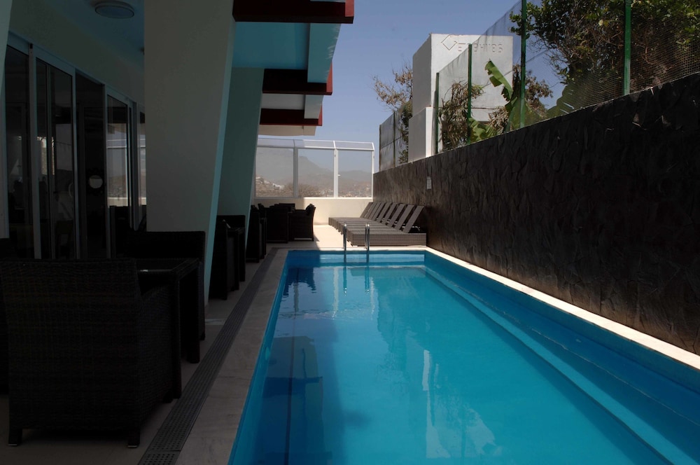 Blue Marlin Hotel 46/50