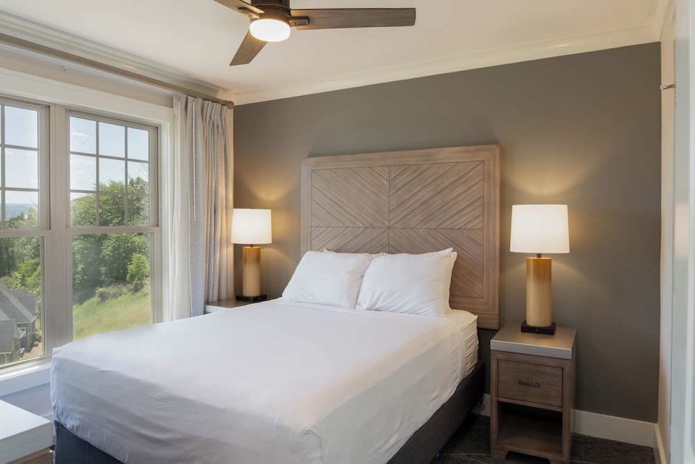 2 Bedrooms, Condo, Presidential, Regal, King and Queen Bed, with View, Sofa, Kitchen, Hot Tub