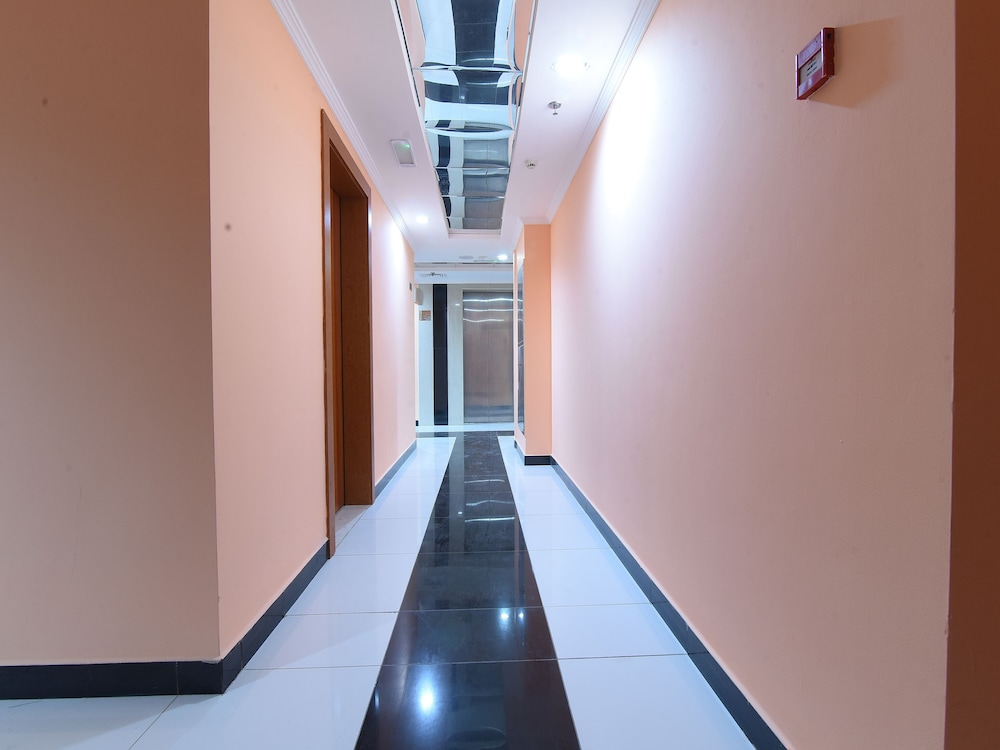 Mirage Hotel 35/45