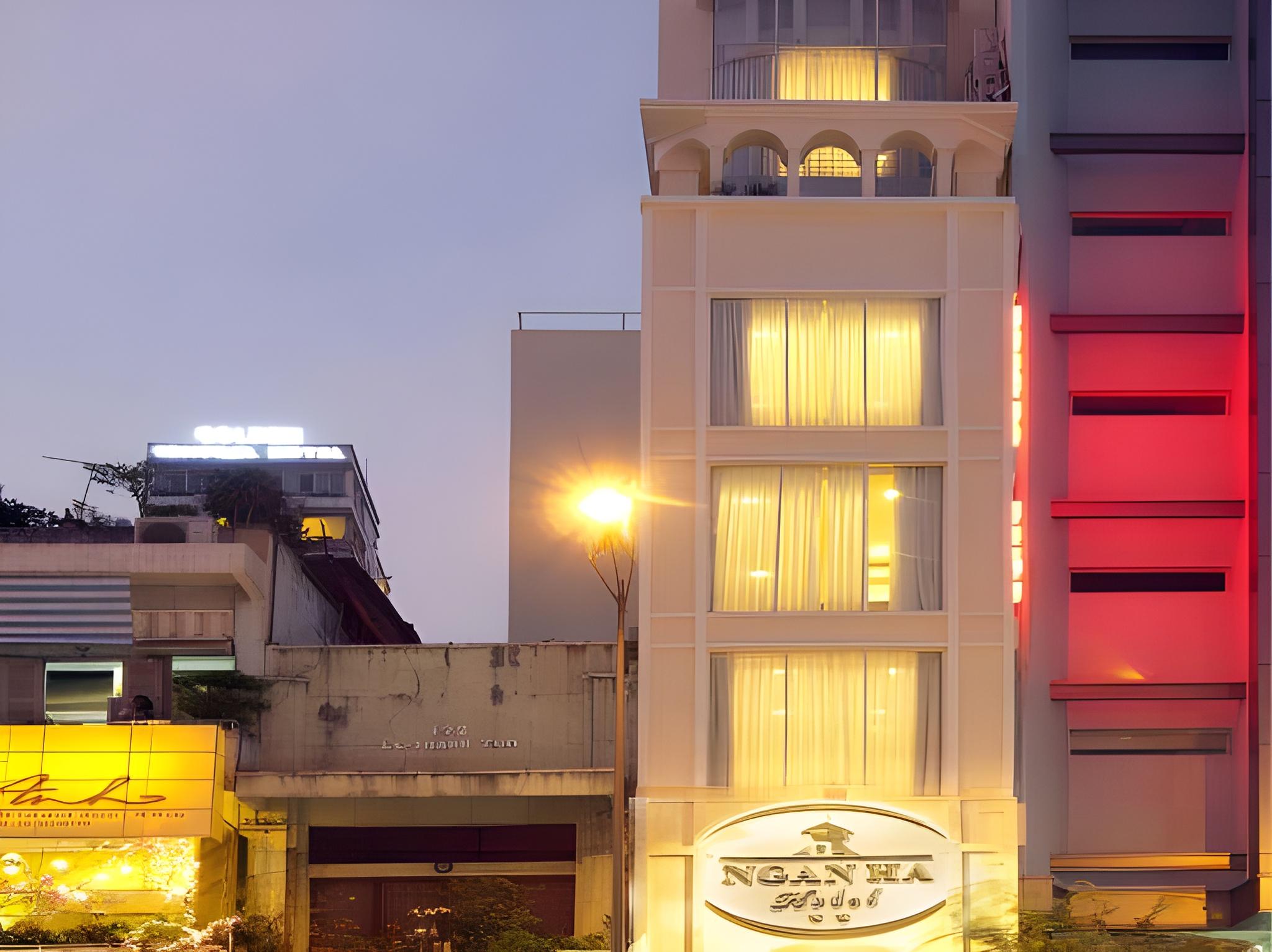 Ngan Ha Hotel 4/80