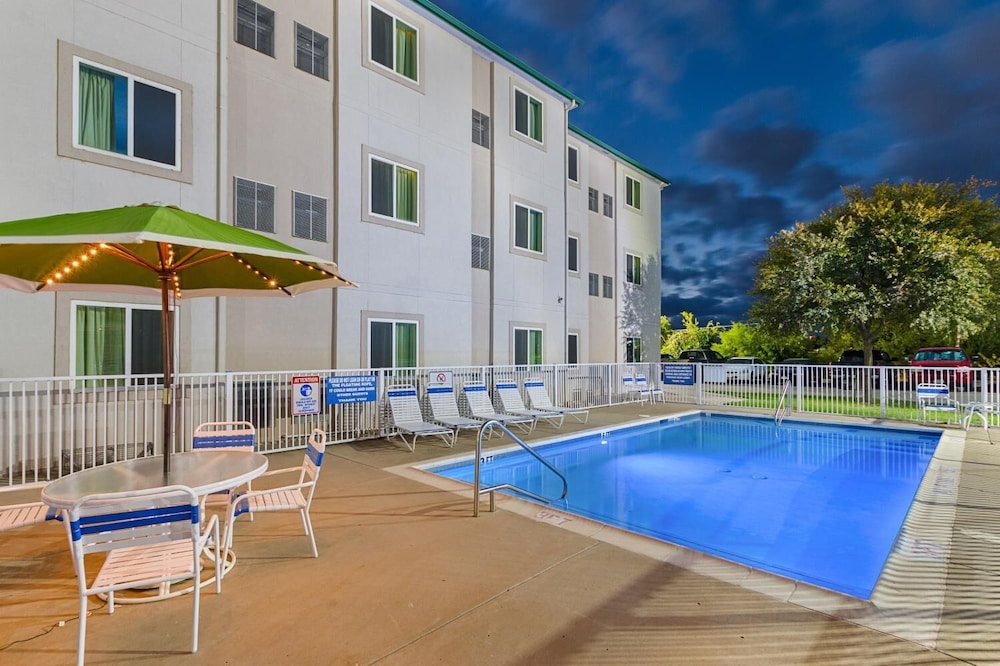 Motel6 Weatherford, TX 45/50
