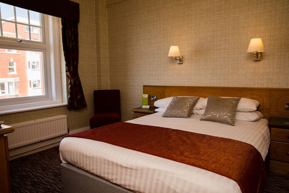 The Cliffs Hotel Blackpool 26/74