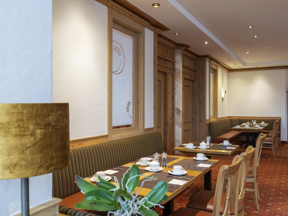 Atomis Hotel Munich Airport by Mercure 38/50
