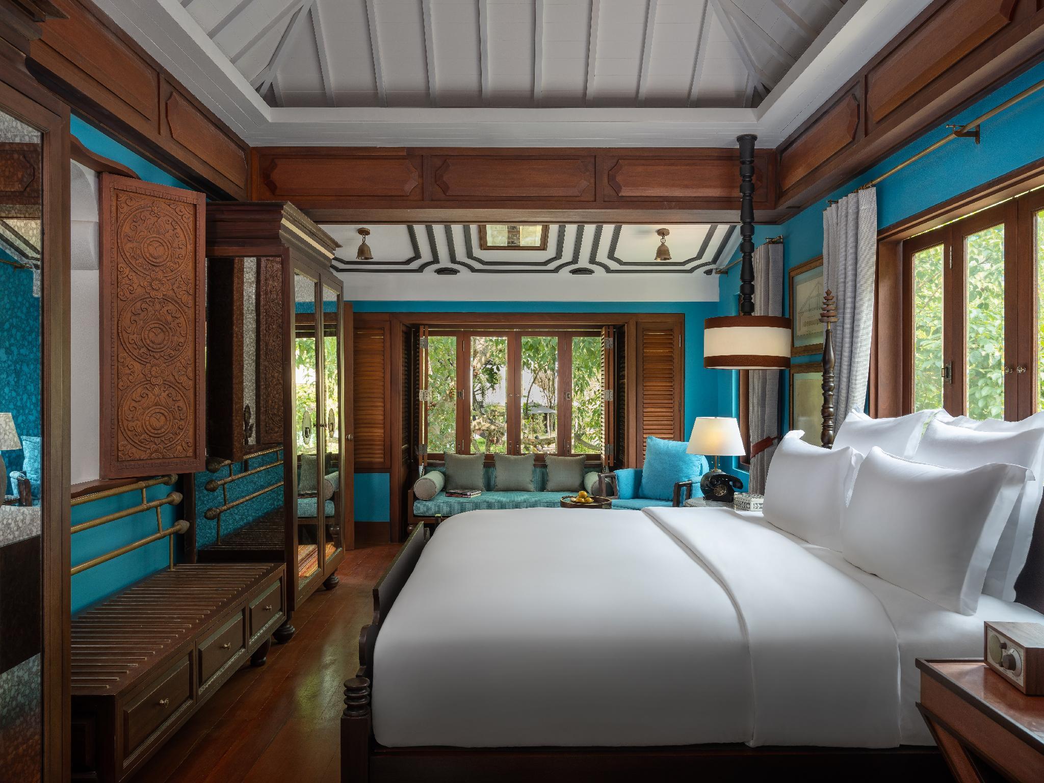 Suite, Riverside