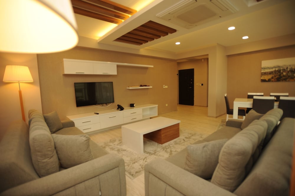 QAMAR PRESTIGE SUITES 33/49
