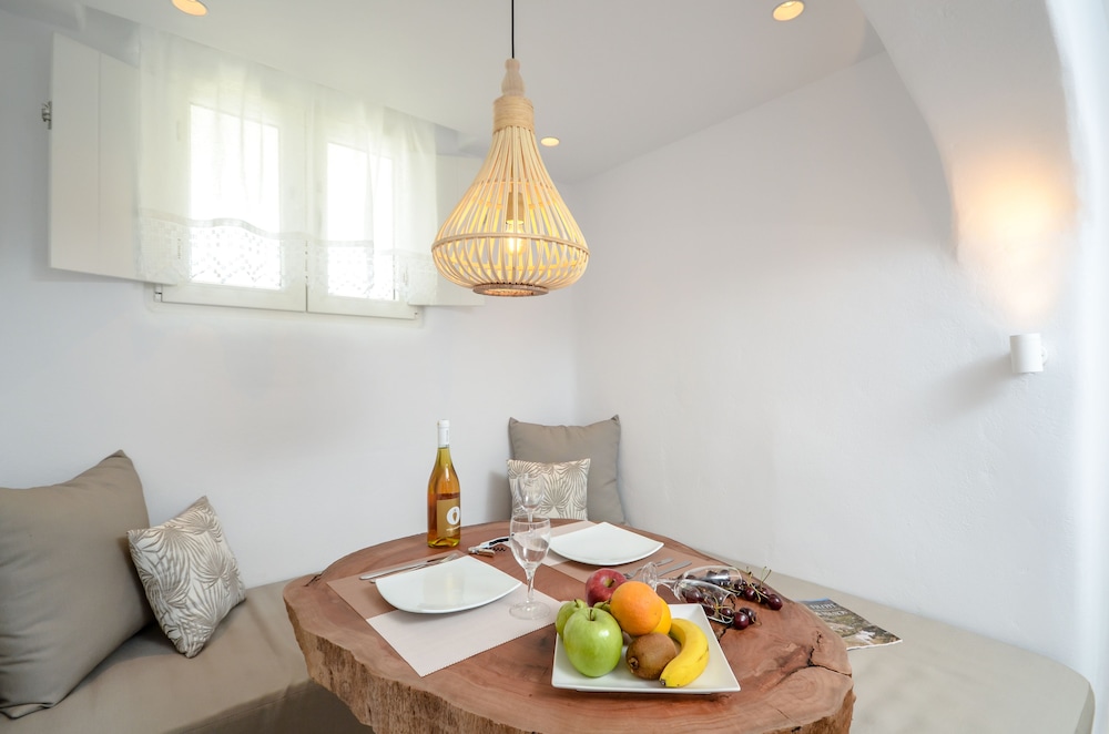 Naxos Island Escape Suites 59/71