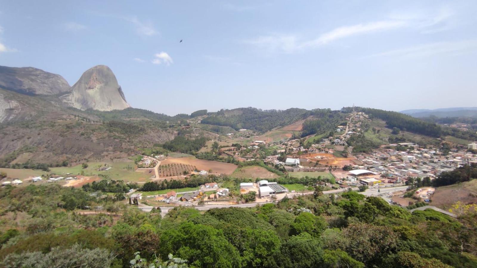 Suíte Condomínio Vista Azul - Pedra Azul 43/50