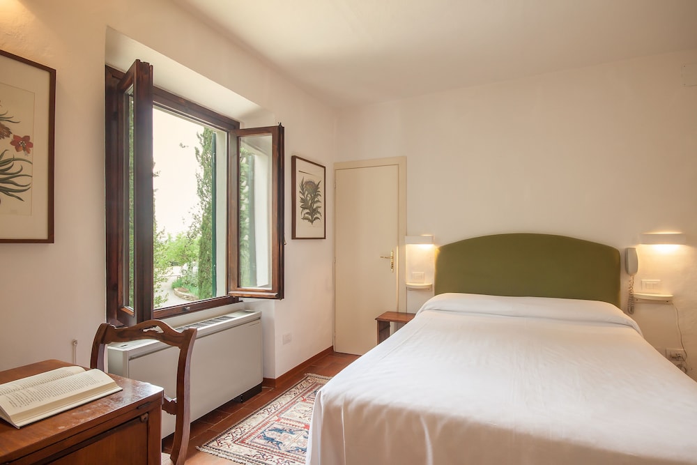 ECONOMY, SINGLE, DOUBLE BED