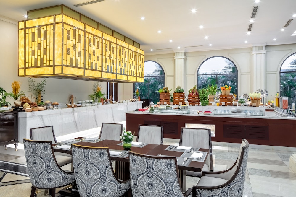 Melia Vinpearl Cua Sot Beach Resort 40/56
