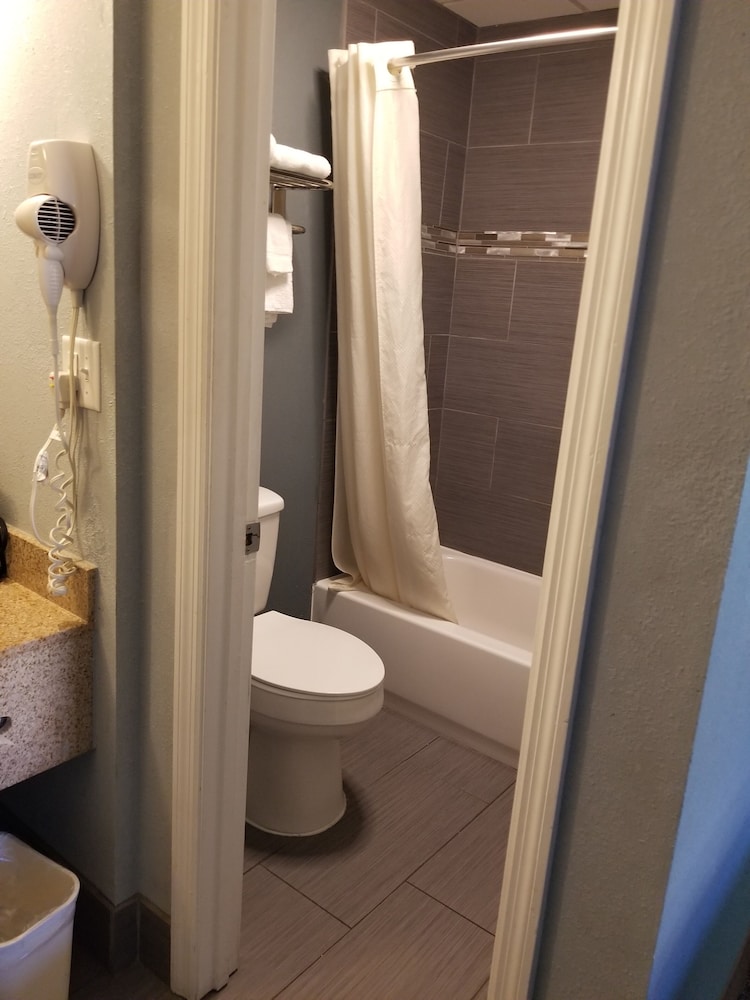 Quality Inn Downtown Helen, GA 20/37