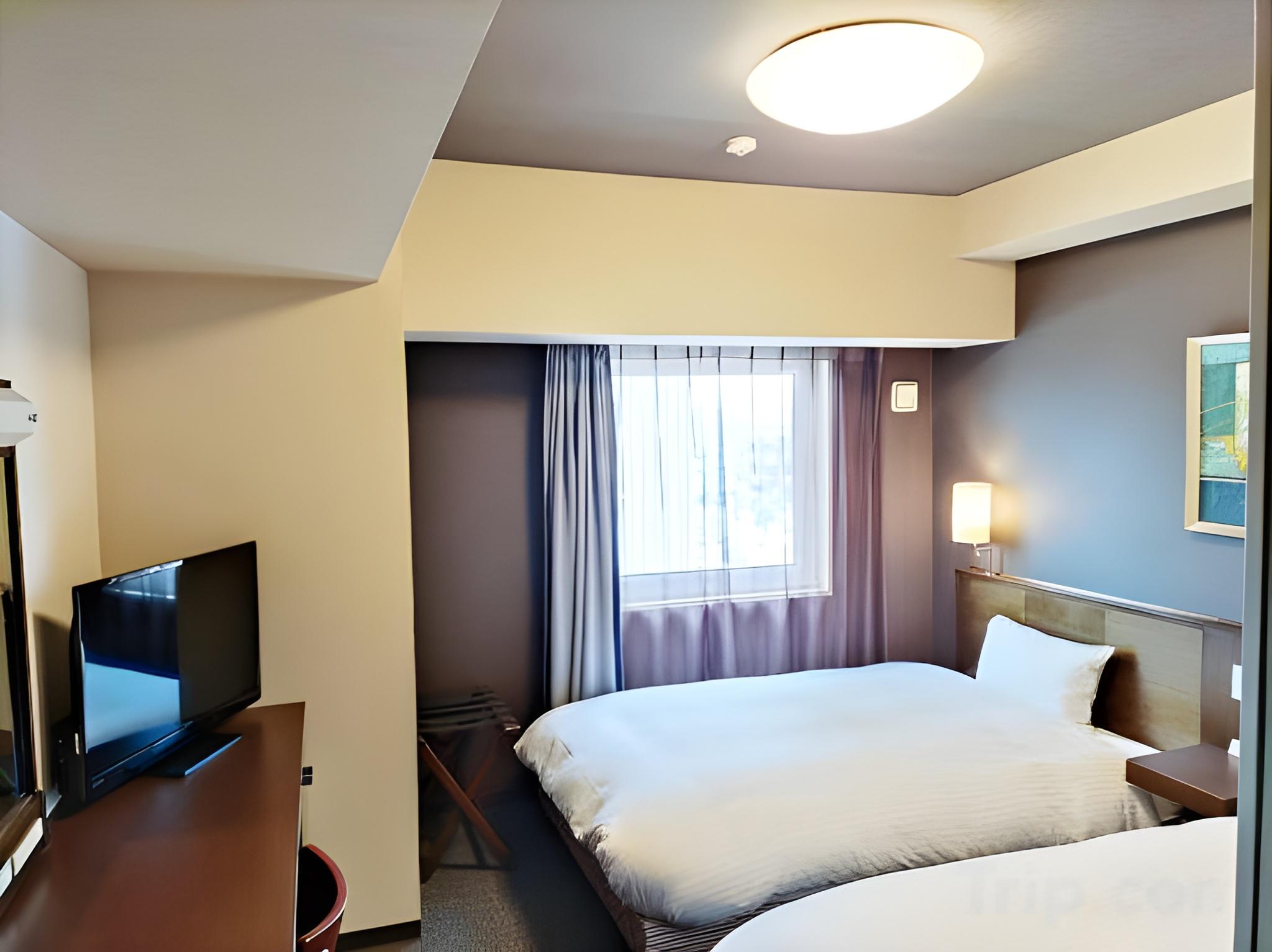 Scenic, Standard, Twin Beds, Shared Bathroom, Smoking