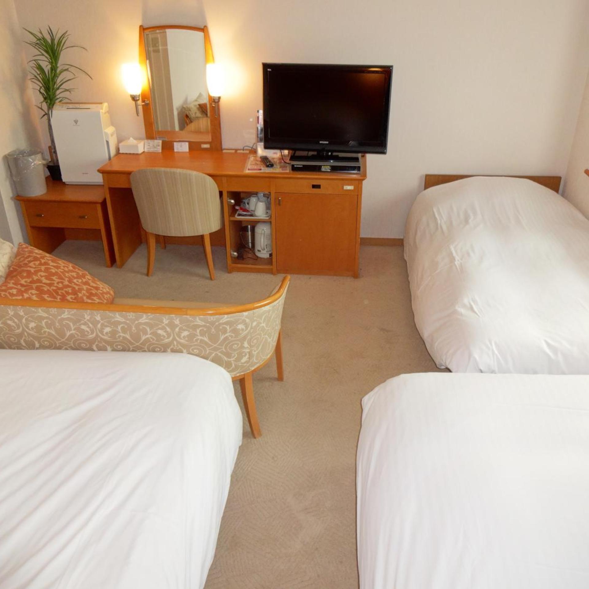 Room, Triple, Kobe Luminous Hotel 5/8