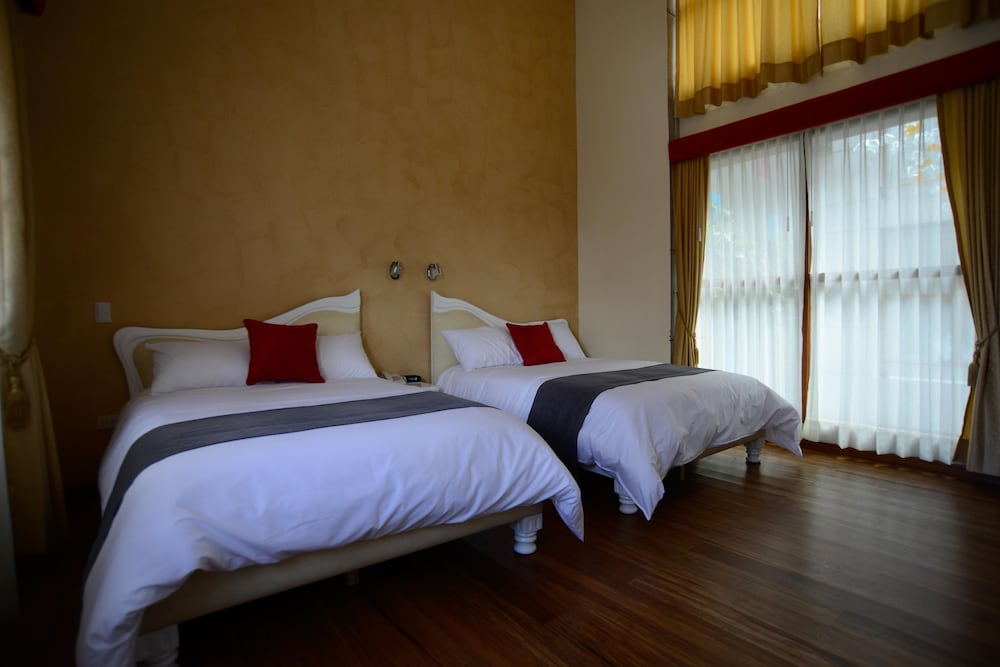 HOTEL BOUTIQUE MARQUIZ 38/57