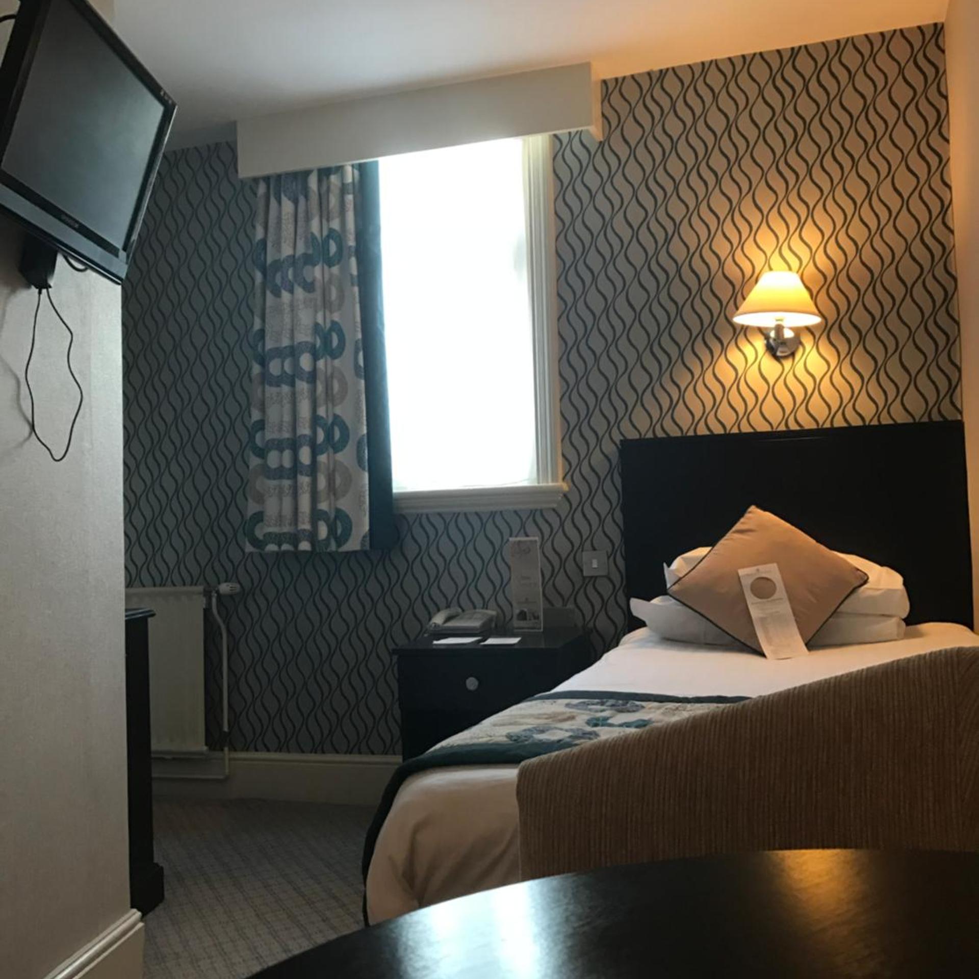 Room, Single