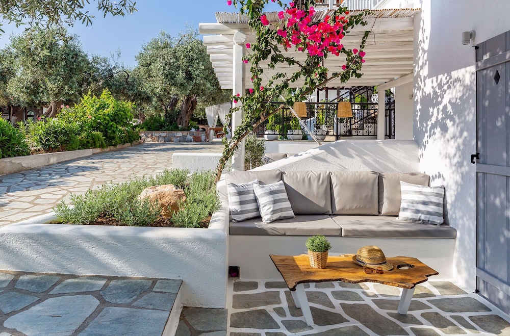 Evlalia Studios & Villas 38/50