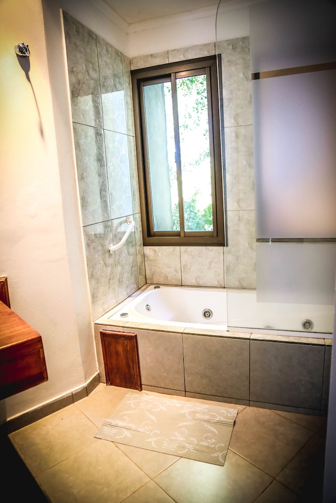Rainforest de Selva Hotel 64/65