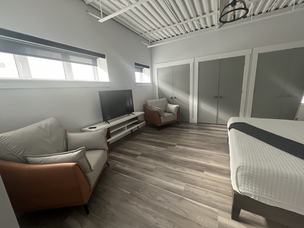 Station 1 - Suites Boutique Hotel 25/50