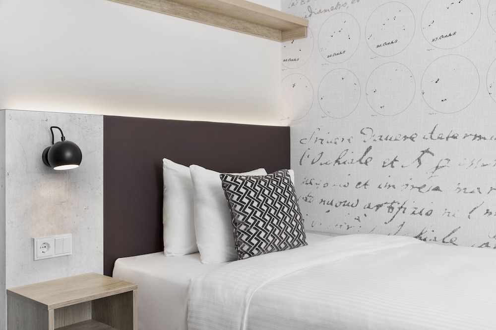 Stellaris Apartment Hotel 12/47