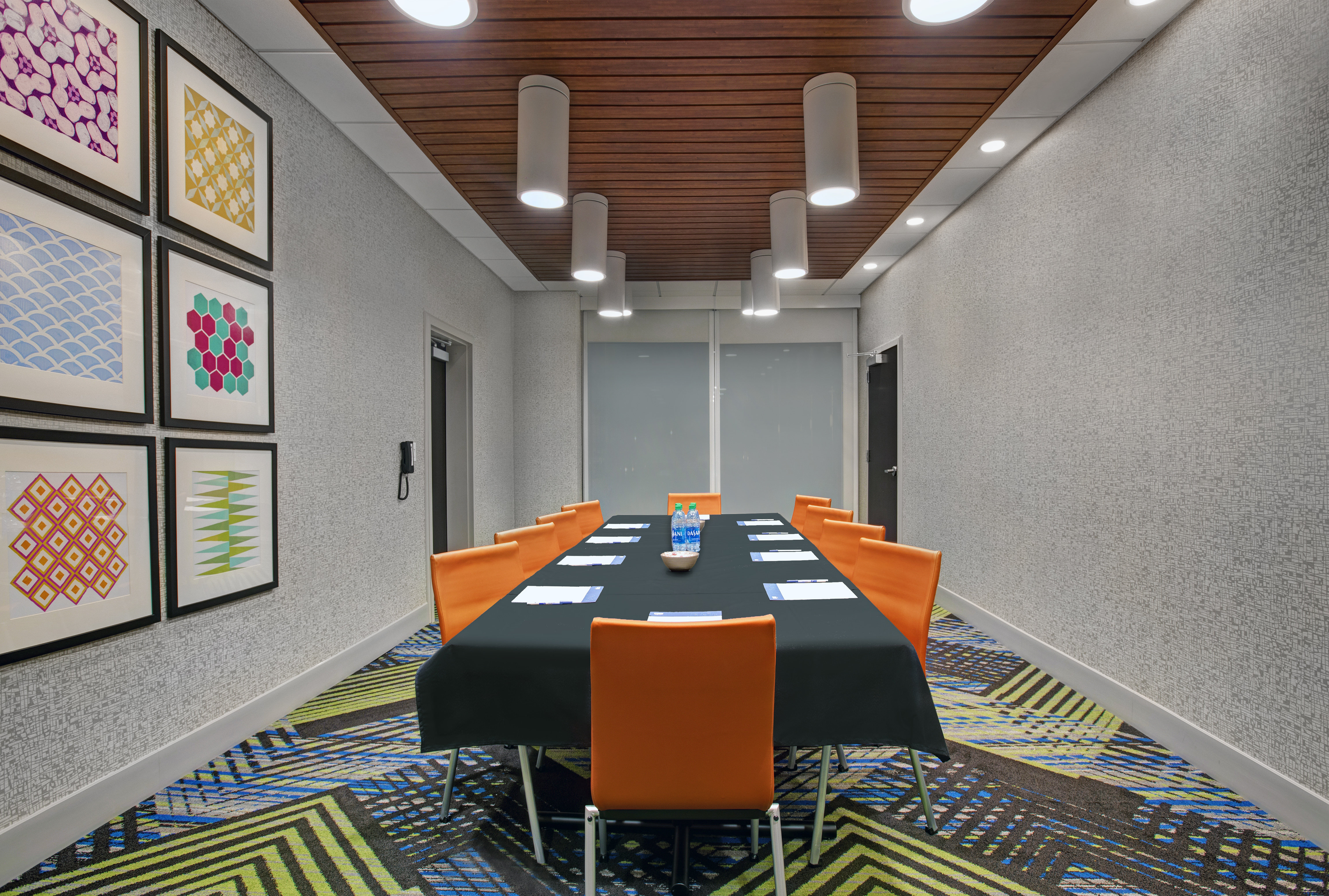 Holiday Inn Express & Suites Milwaukee - Brookfield 52/59