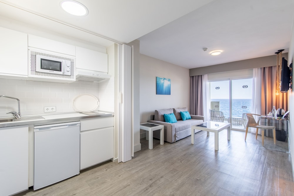 Ereza Mar - Adults Only 58/75