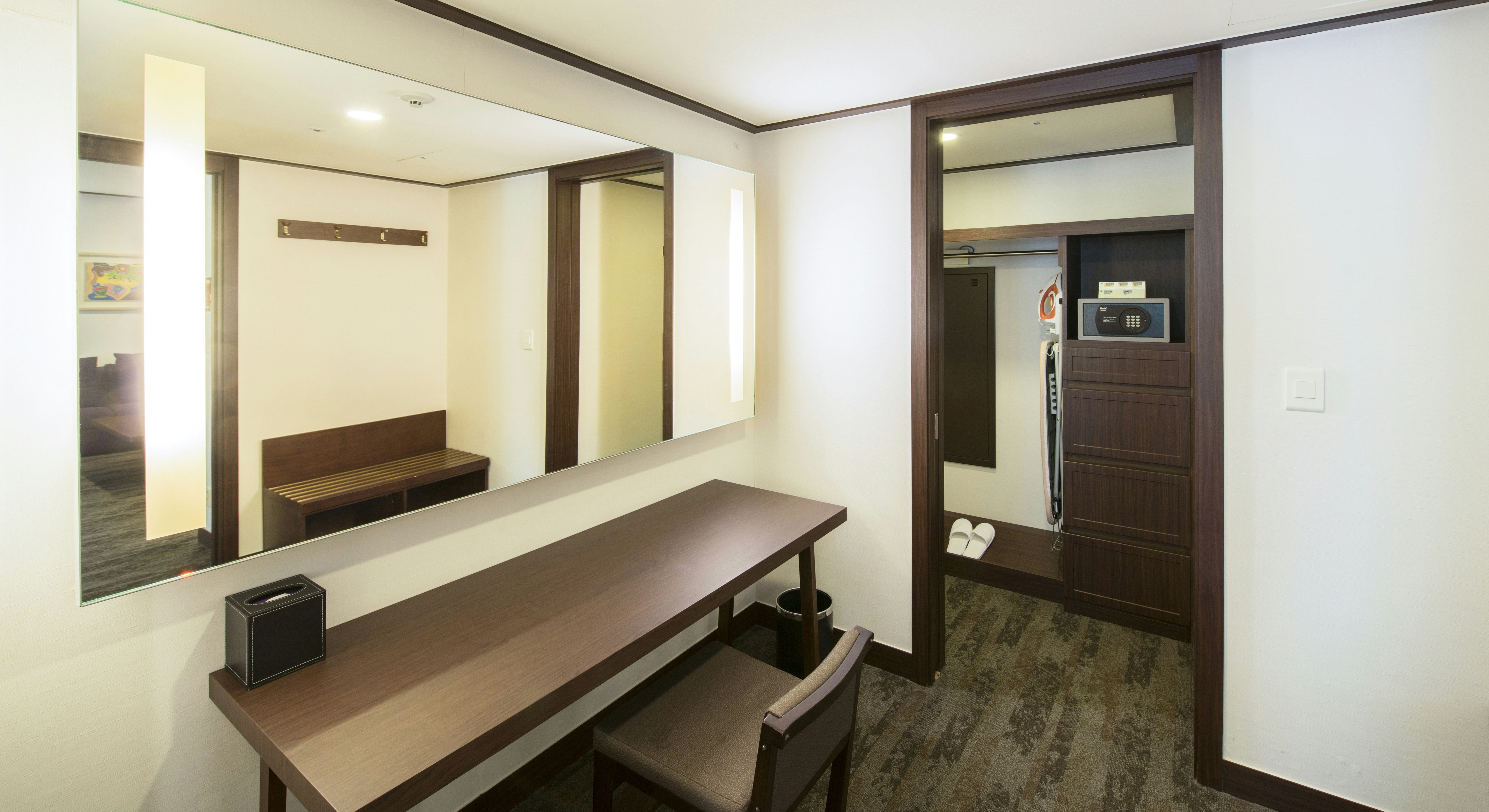 Spa, Suite, Twin Beds