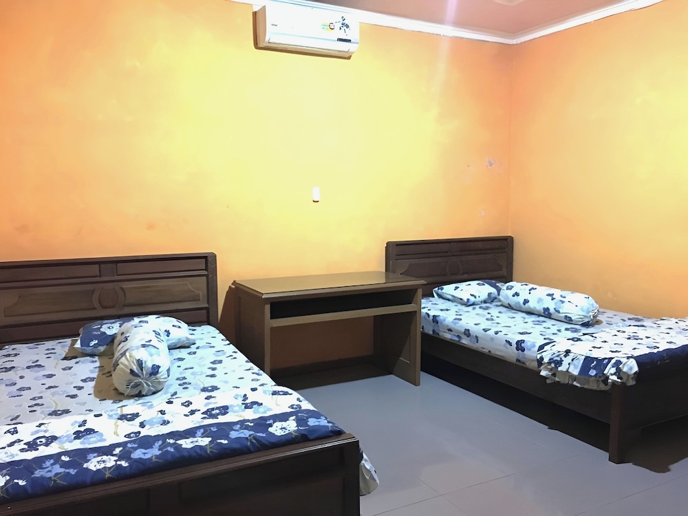 Hotel Alami near Alun-Alun Klaten 9/40