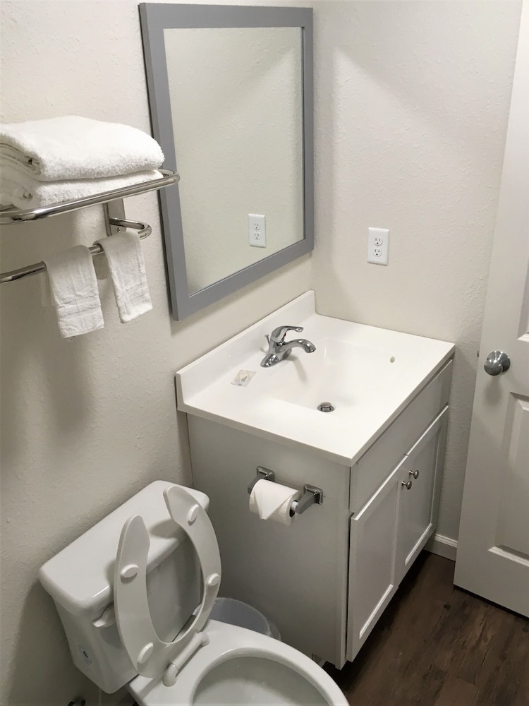Stay Plus Extended Stay Suites 32/33