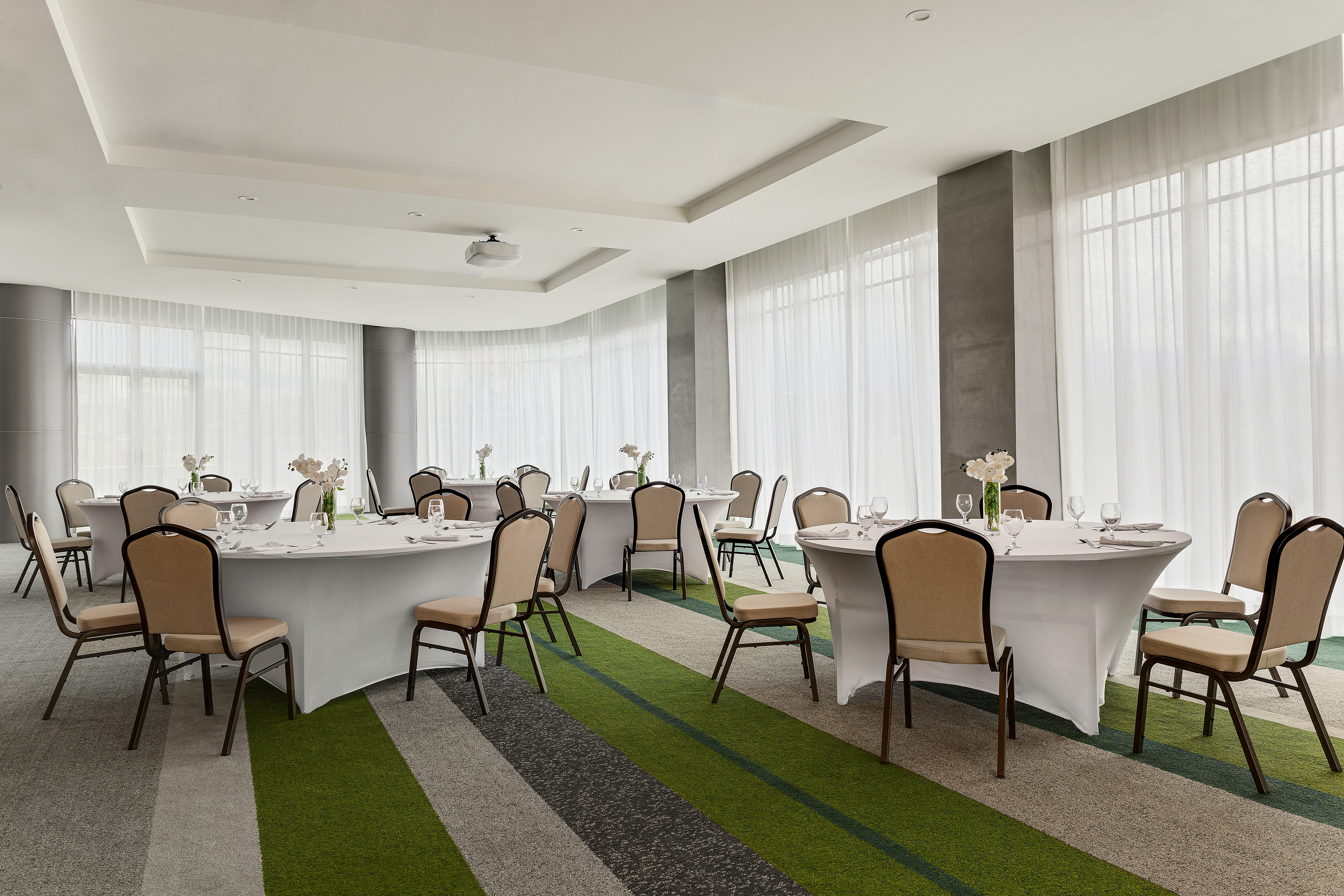 Hilton Garden Inn San Jose Airport City Mall 25/40