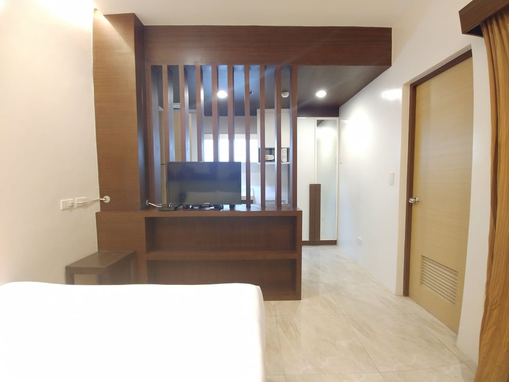 Bed+Bath Serviced Suites 9/66