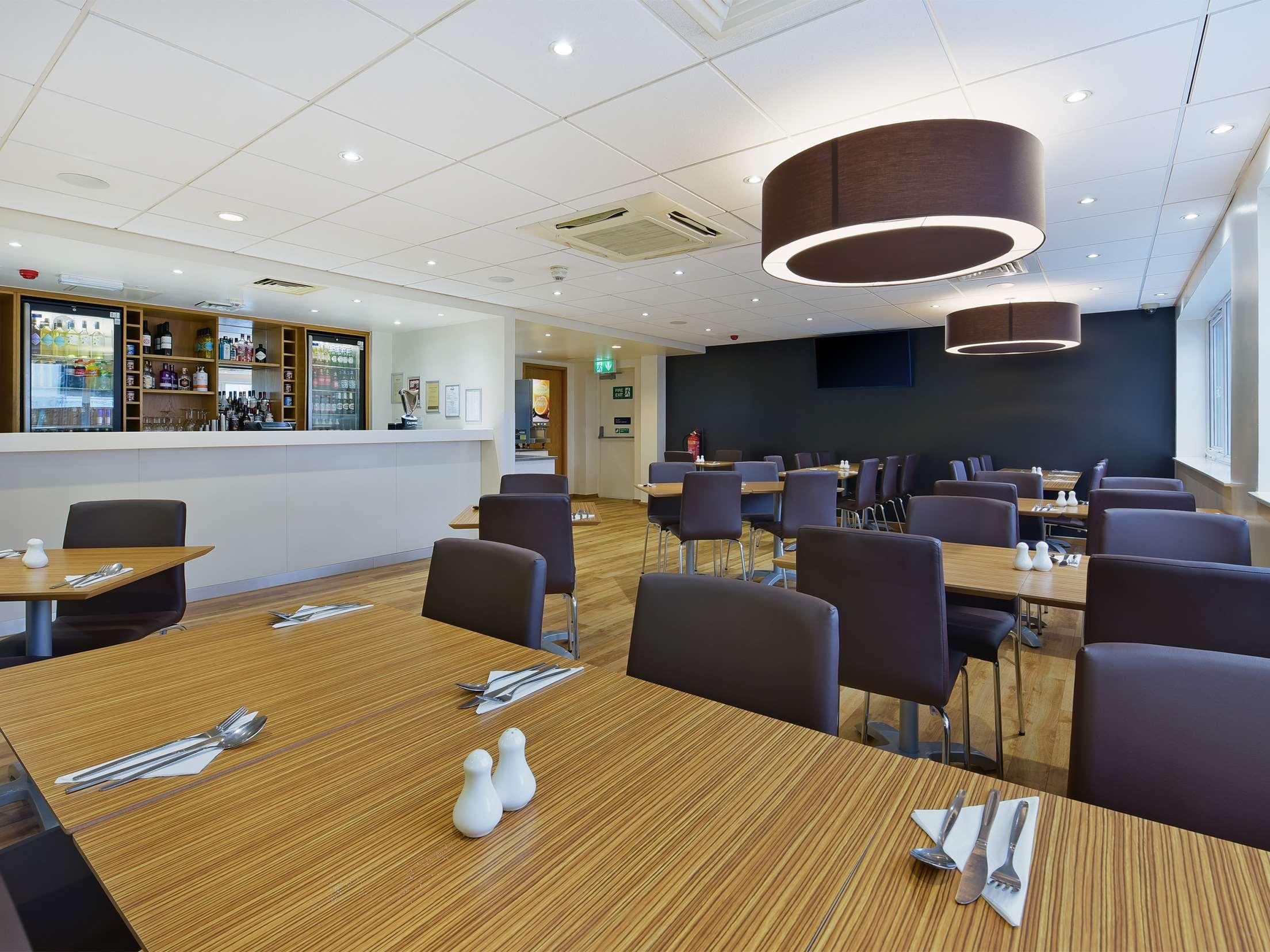 Travelodge Caterham Whyteleafe 21/24