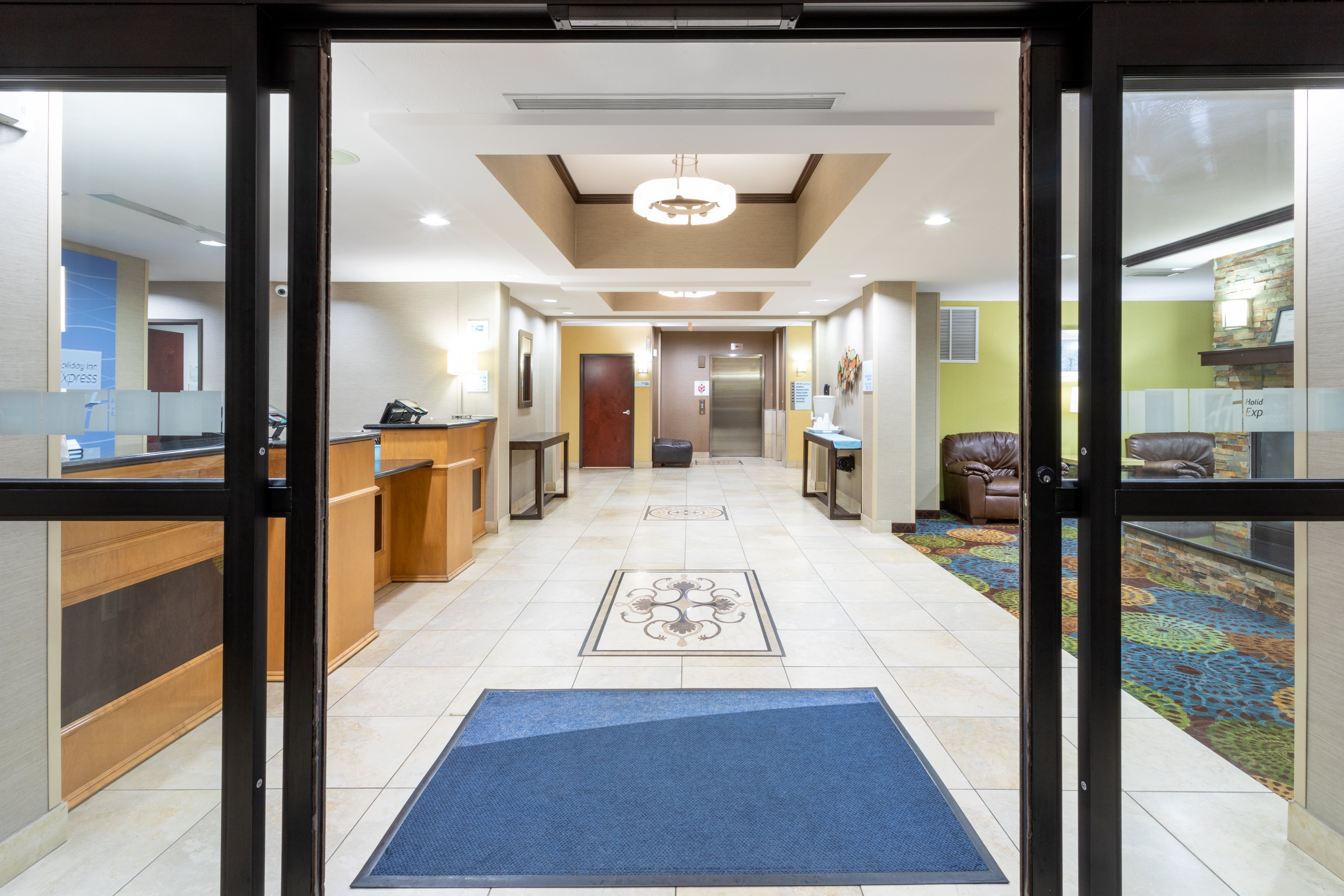Holiday Inn Express Hotel Suites Rochester 11/51