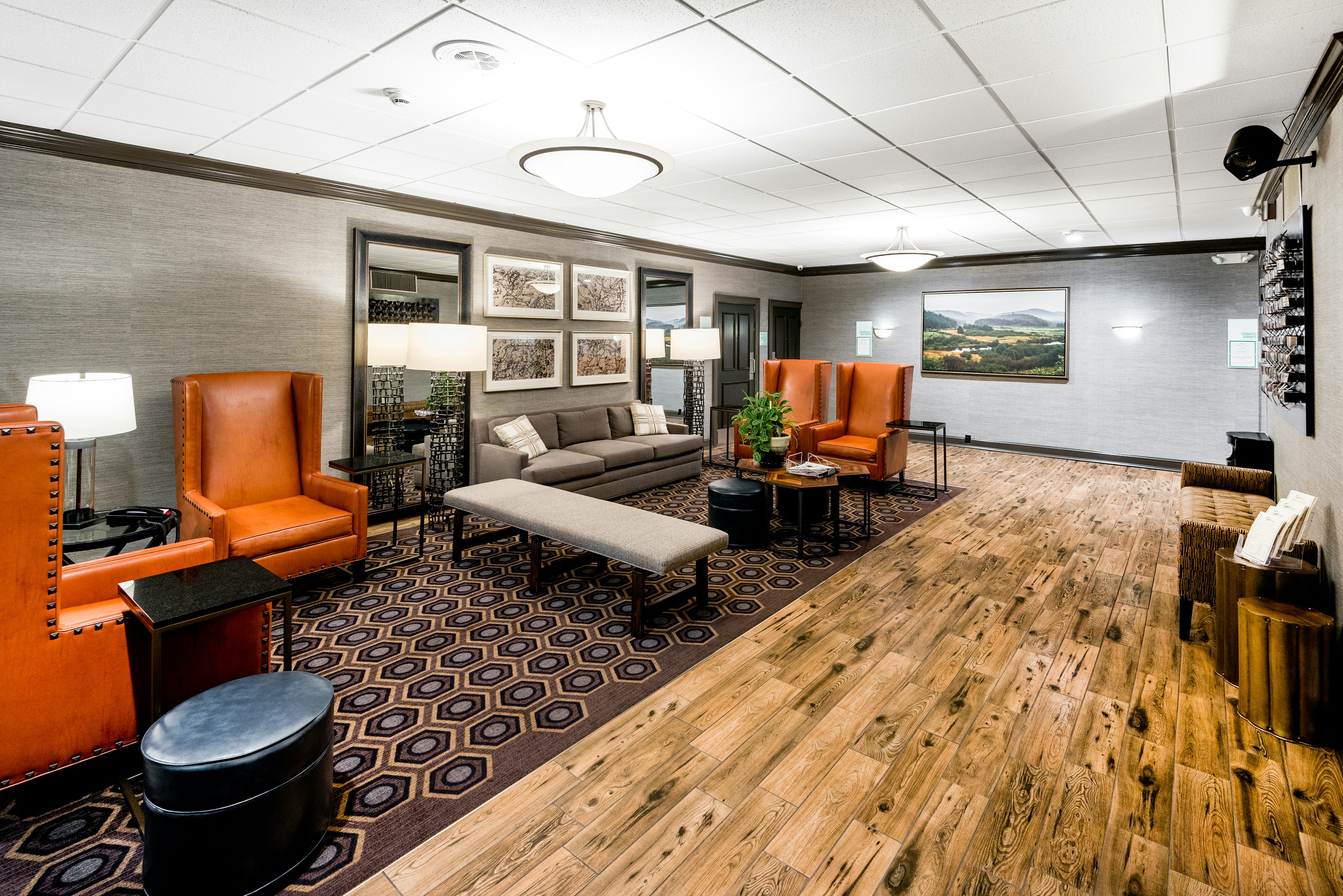 Holiday Inn Johnstown-Gloversville 33/66