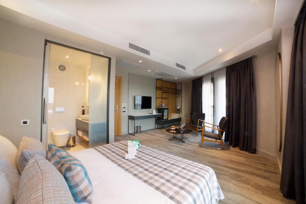 EXECUTIVE, DOUBLE BED