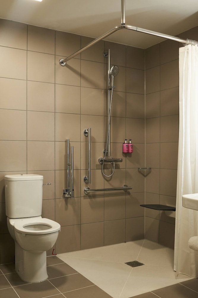 Moxy York 9/50
