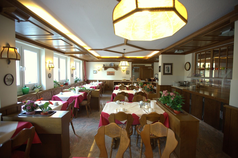 AIRPORT HOTEL WALLDORF 20/31