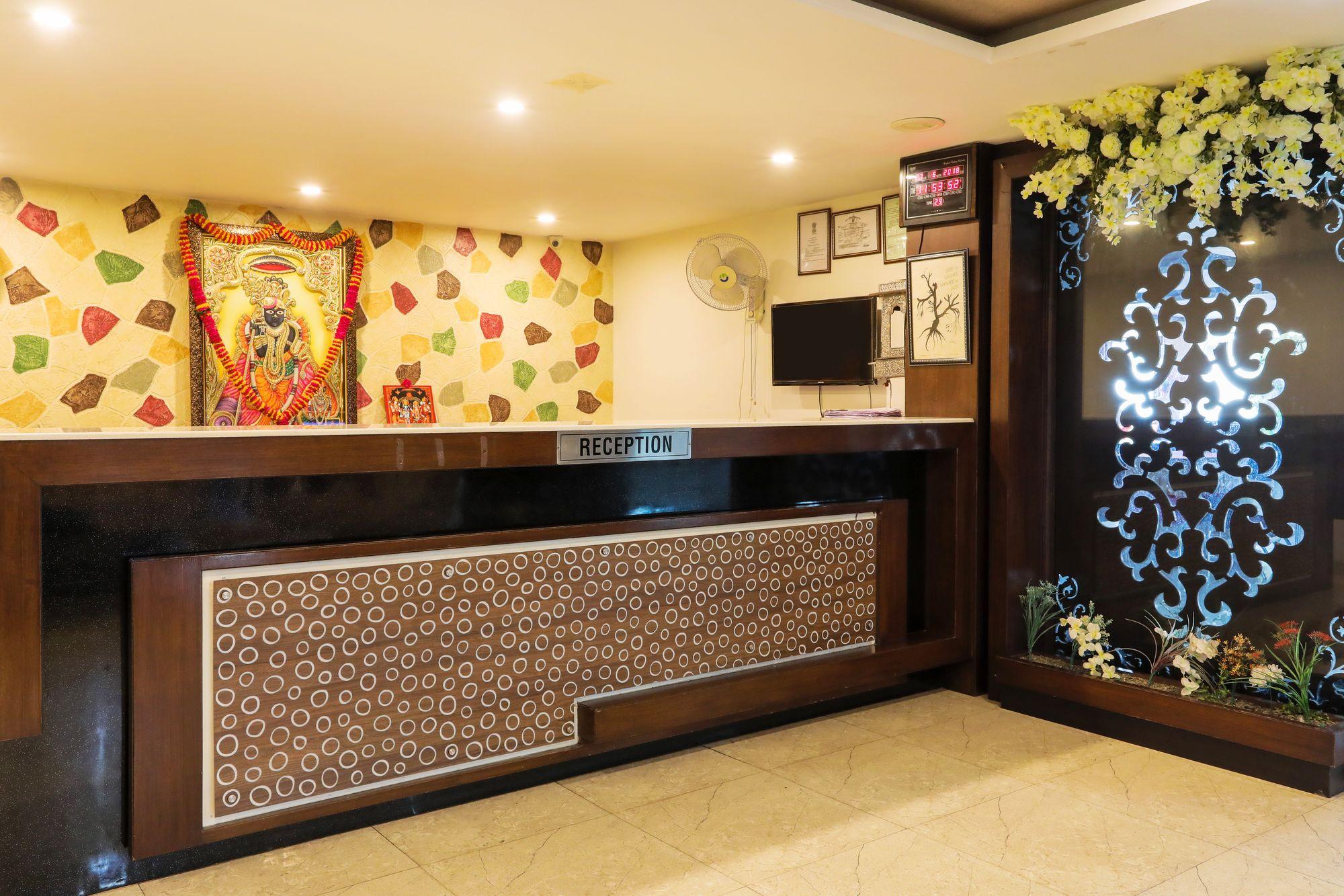 Super Townhouse Divya Palace 12/69