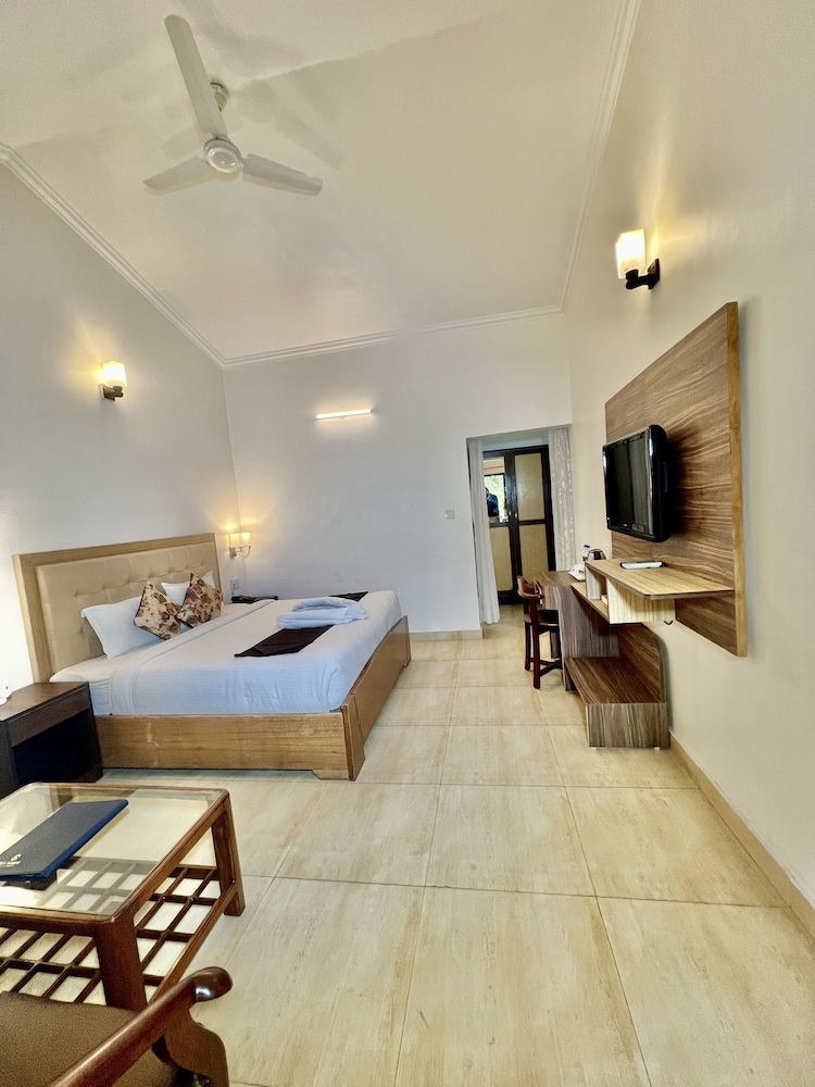 Aamod Resort