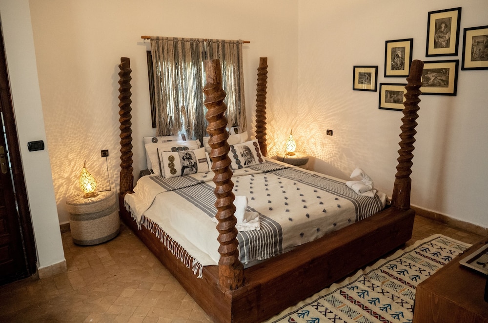 Riad Les Ammonites 12/63