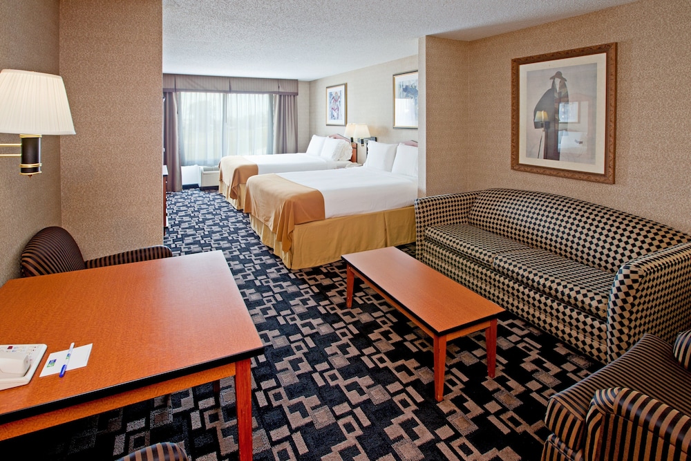 Holiday Inn Express Hotel And Suites Greenwood 18/66