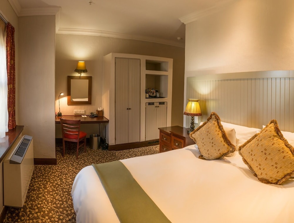Frontier Inn 6/37