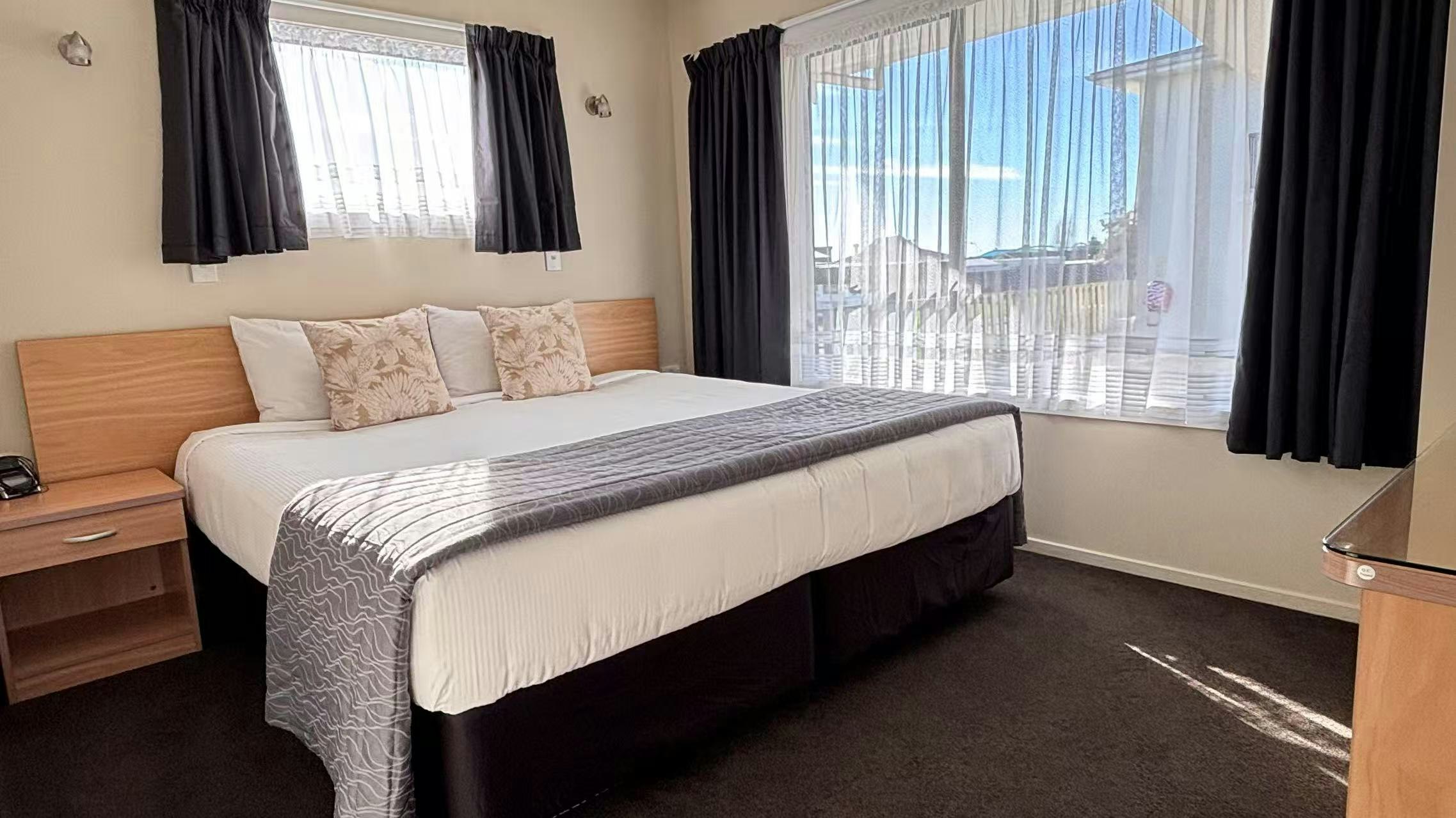 2 BEDROOMS, APARTMENT