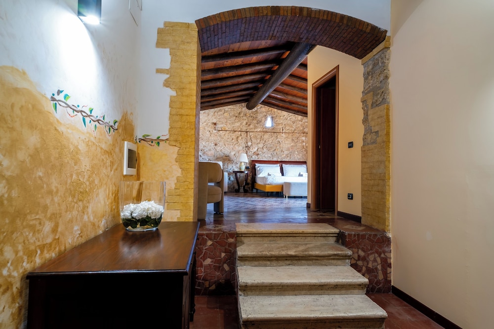 GRAND HOTEL LA BATIA 10/60