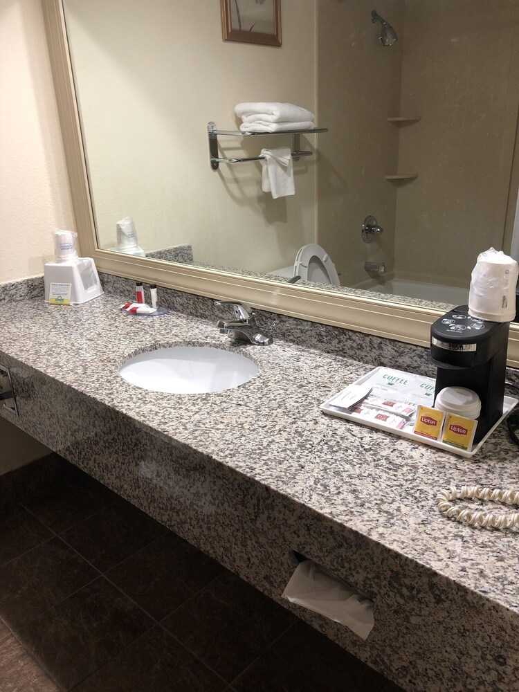 Days Inn by Wyndham Fayetteville-South/I-95 Exit 49 9/31