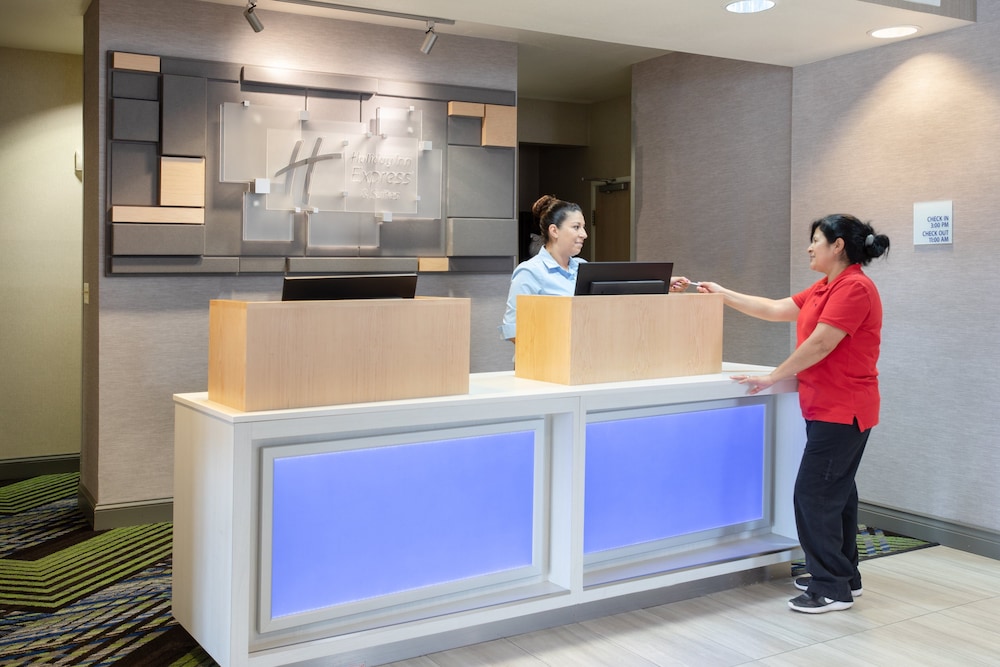Holiday Inn Express Hotel Suites Tucumcari 7/38