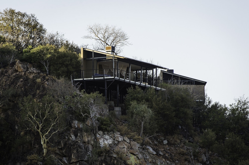 The Outpost Lodge 7/77