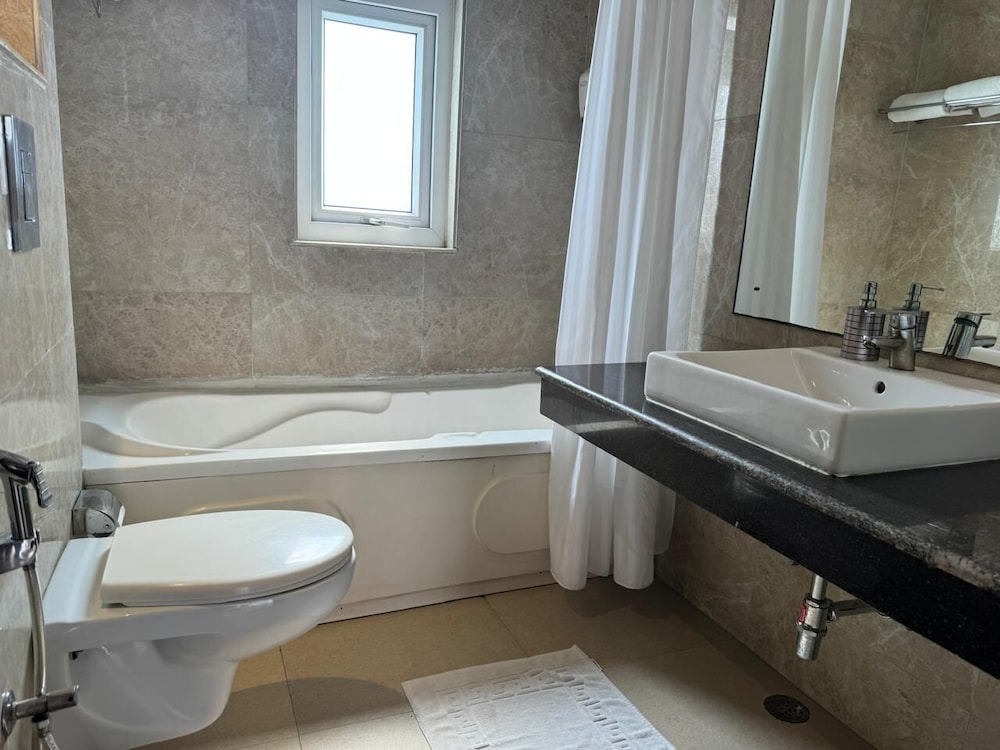 Ahuja Residency Sector 44 Noida 36/39