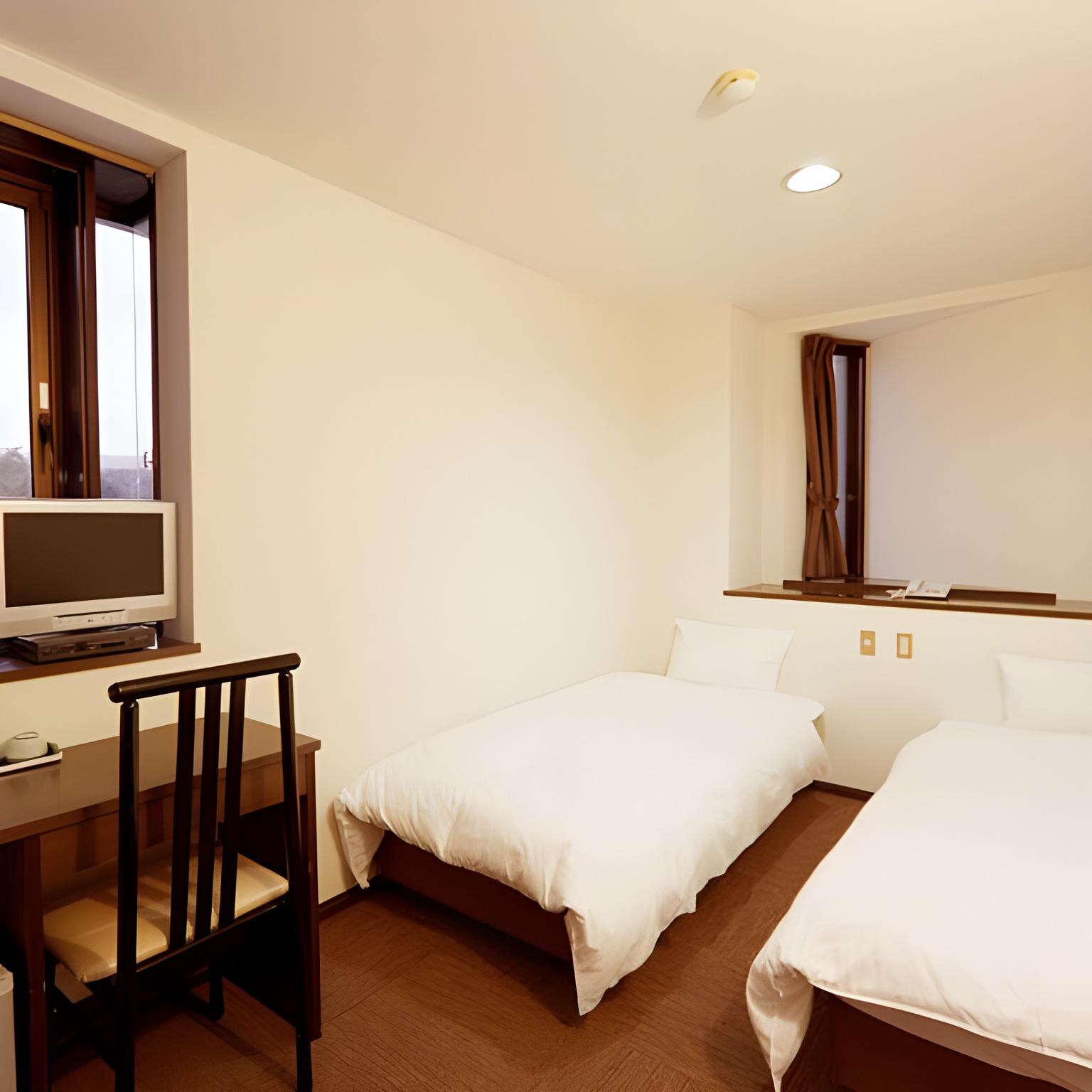 Standard, Twin Beds, Old Building