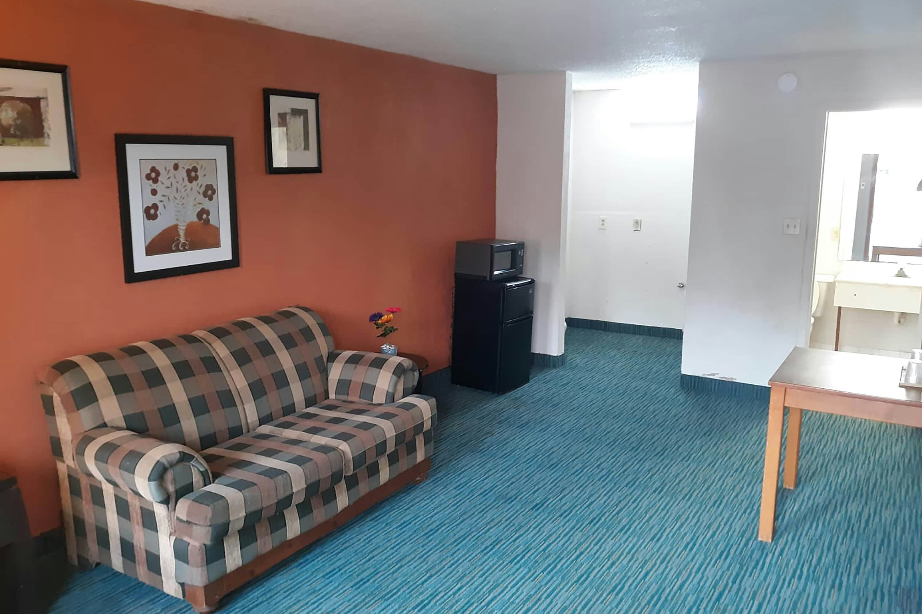 OYO Hotel Pensacola I-10 & Hwy 29 24/39